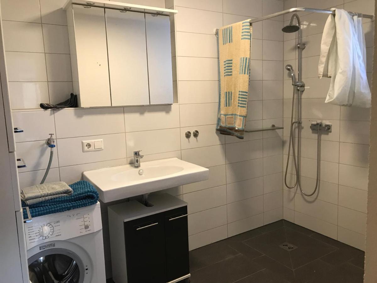 Helle & Ruhige Wohnung In Neu-Ulm Exteriör bild