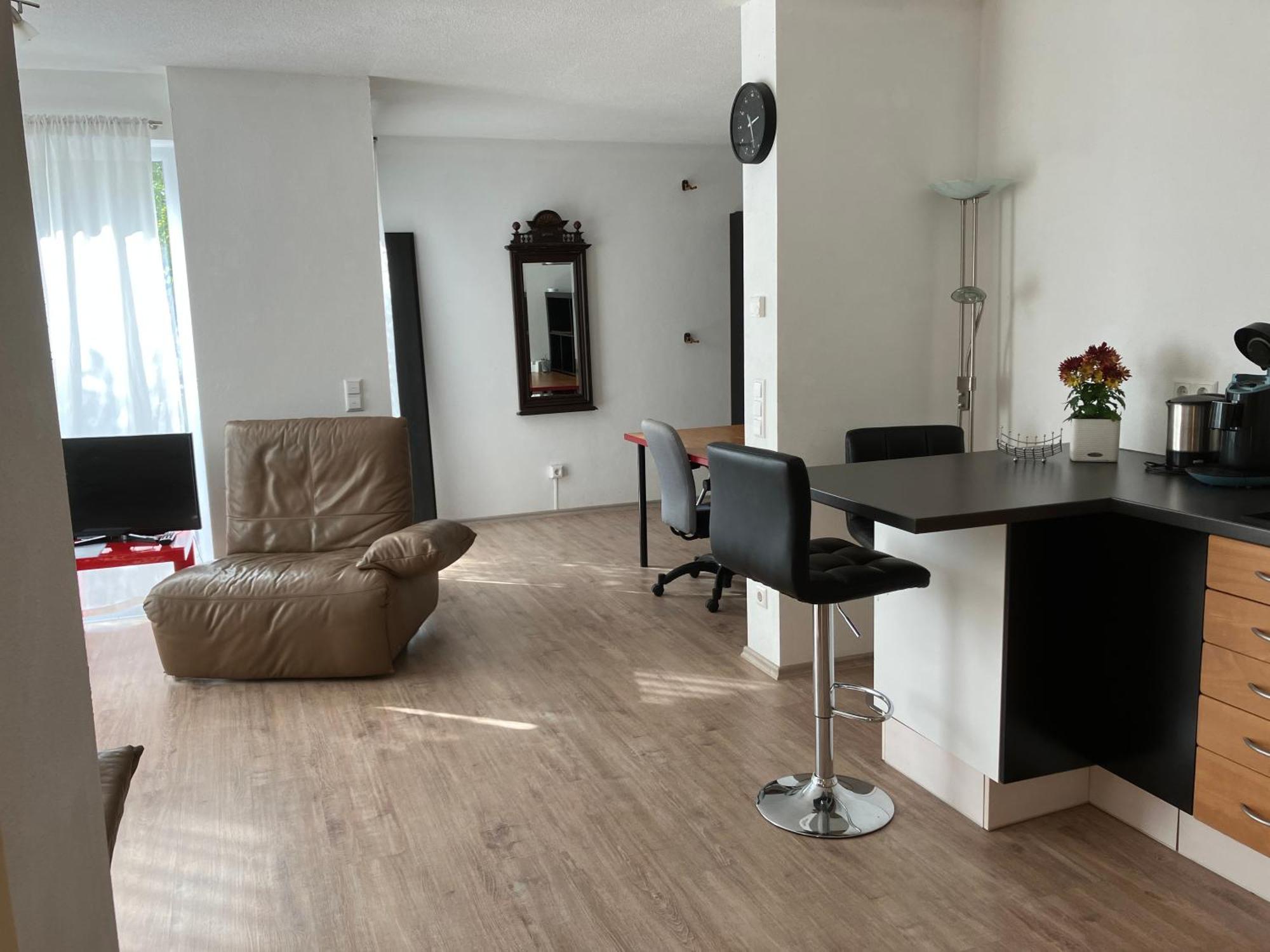 Helle & Ruhige Wohnung In Neu-Ulm Exteriör bild
